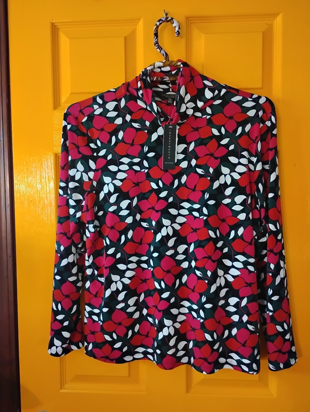 NWT INVESTMENTS PXL Floral Turtleneck
